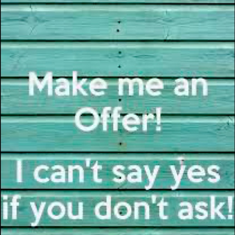 Feel free to bundle and make offers. 💚